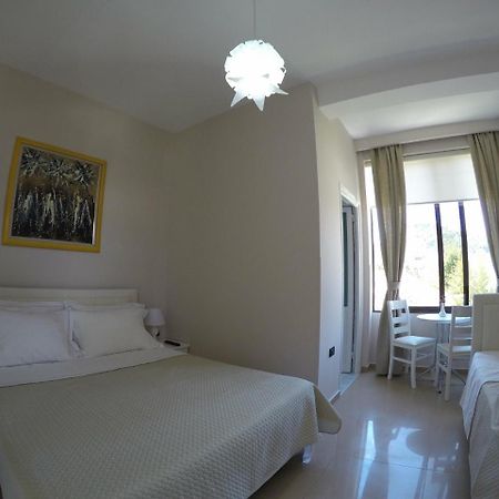 Hotel Orestiada Berat Buitenkant foto