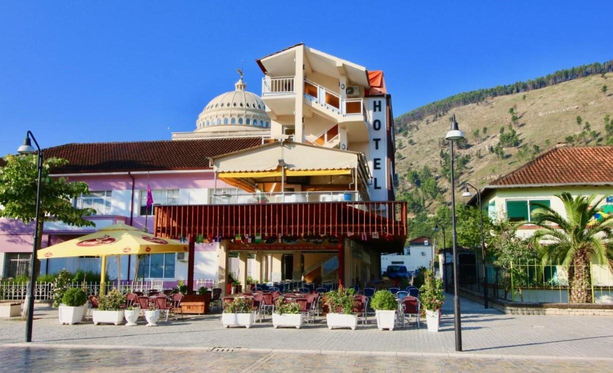 Hotel Orestiada Berat Buitenkant foto