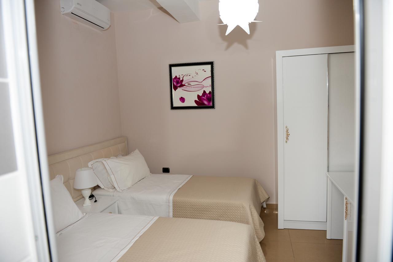 Hotel Orestiada Berat Buitenkant foto