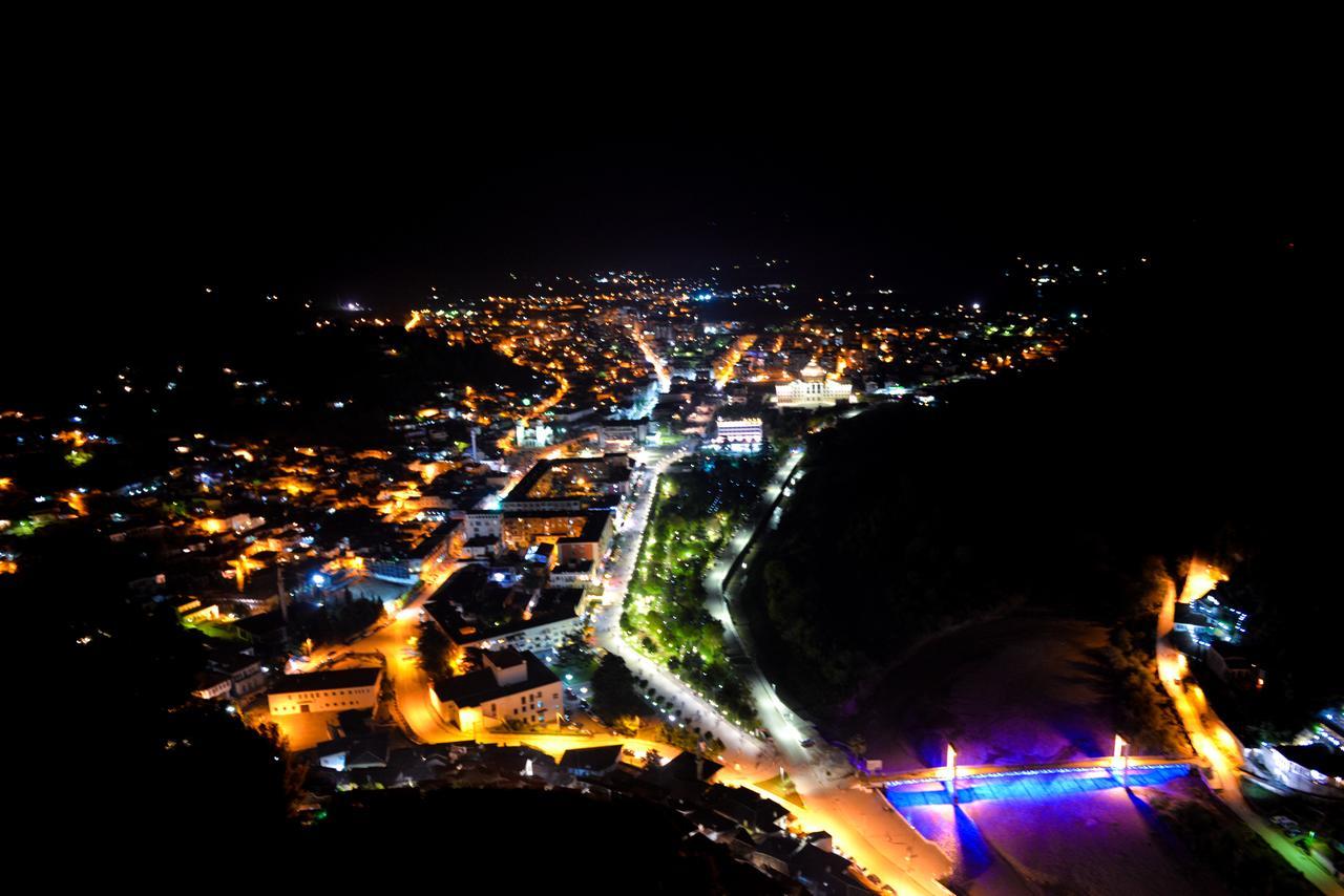 Hotel Orestiada Berat Buitenkant foto