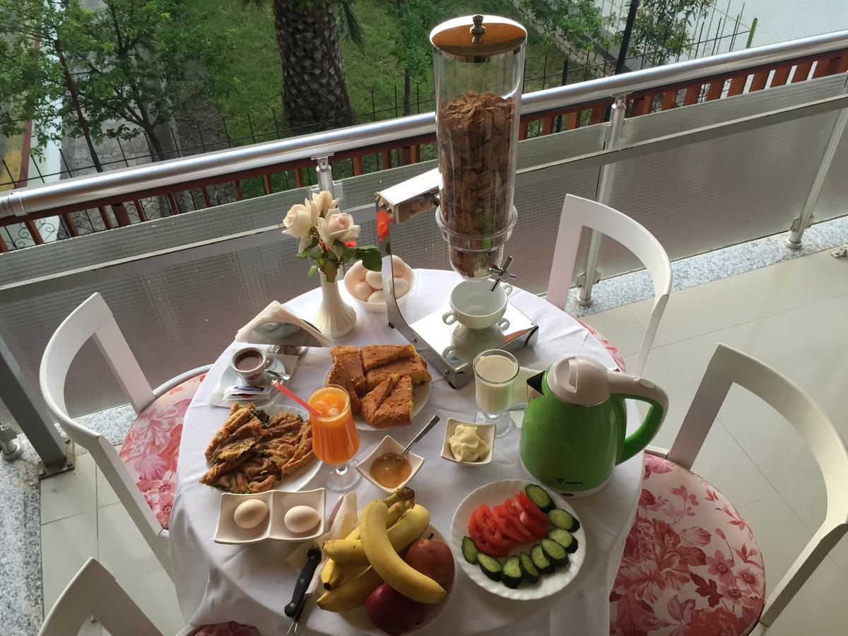 Hotel Orestiada Berat Buitenkant foto
