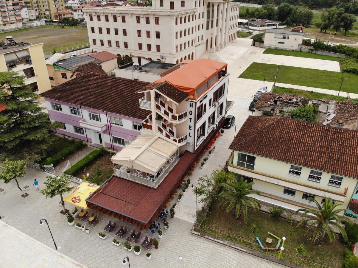 Hotel Orestiada Berat Buitenkant foto