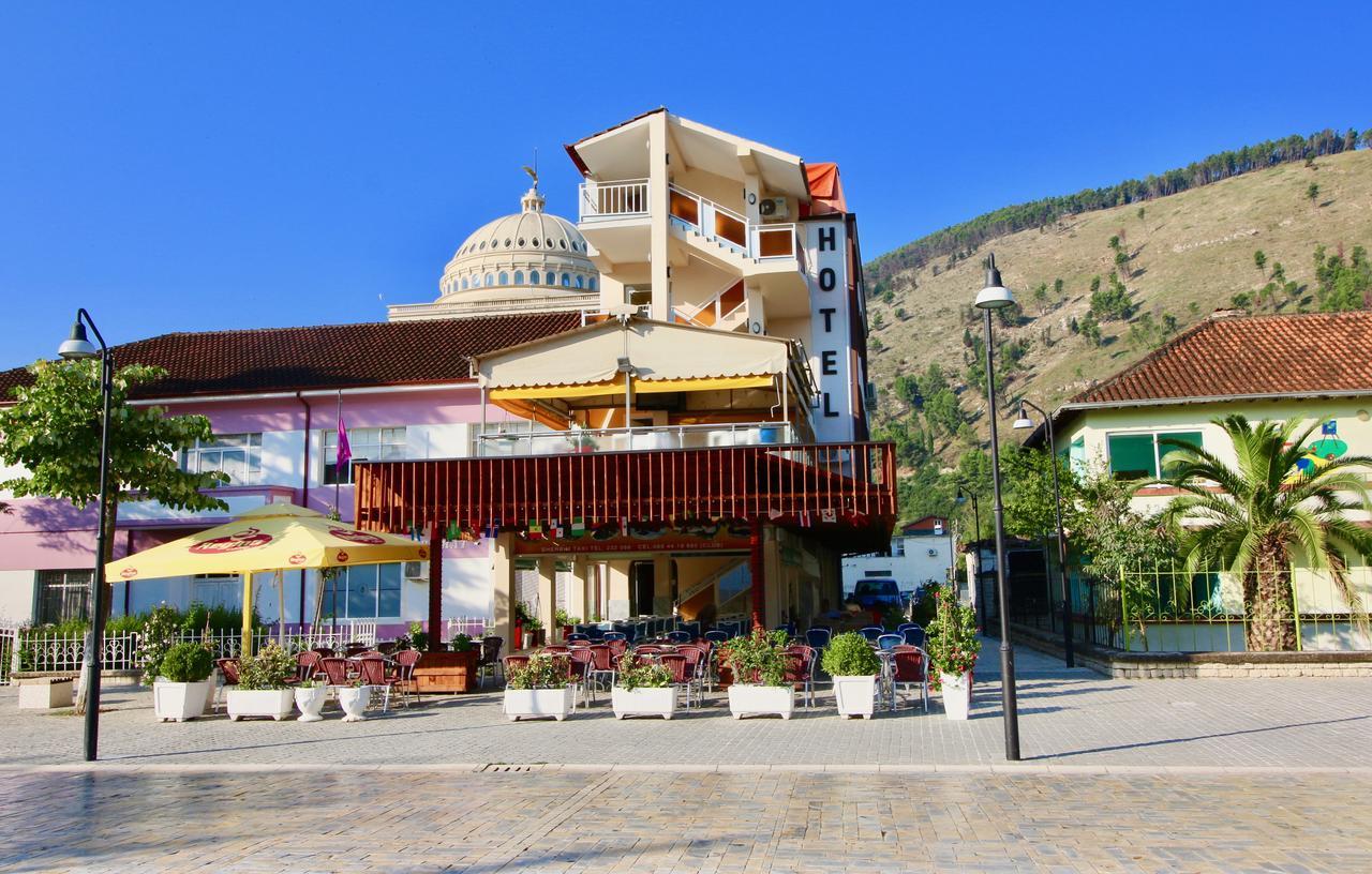 Hotel Orestiada Berat Buitenkant foto