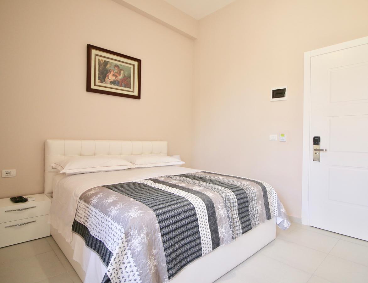 Hotel Orestiada Berat Buitenkant foto