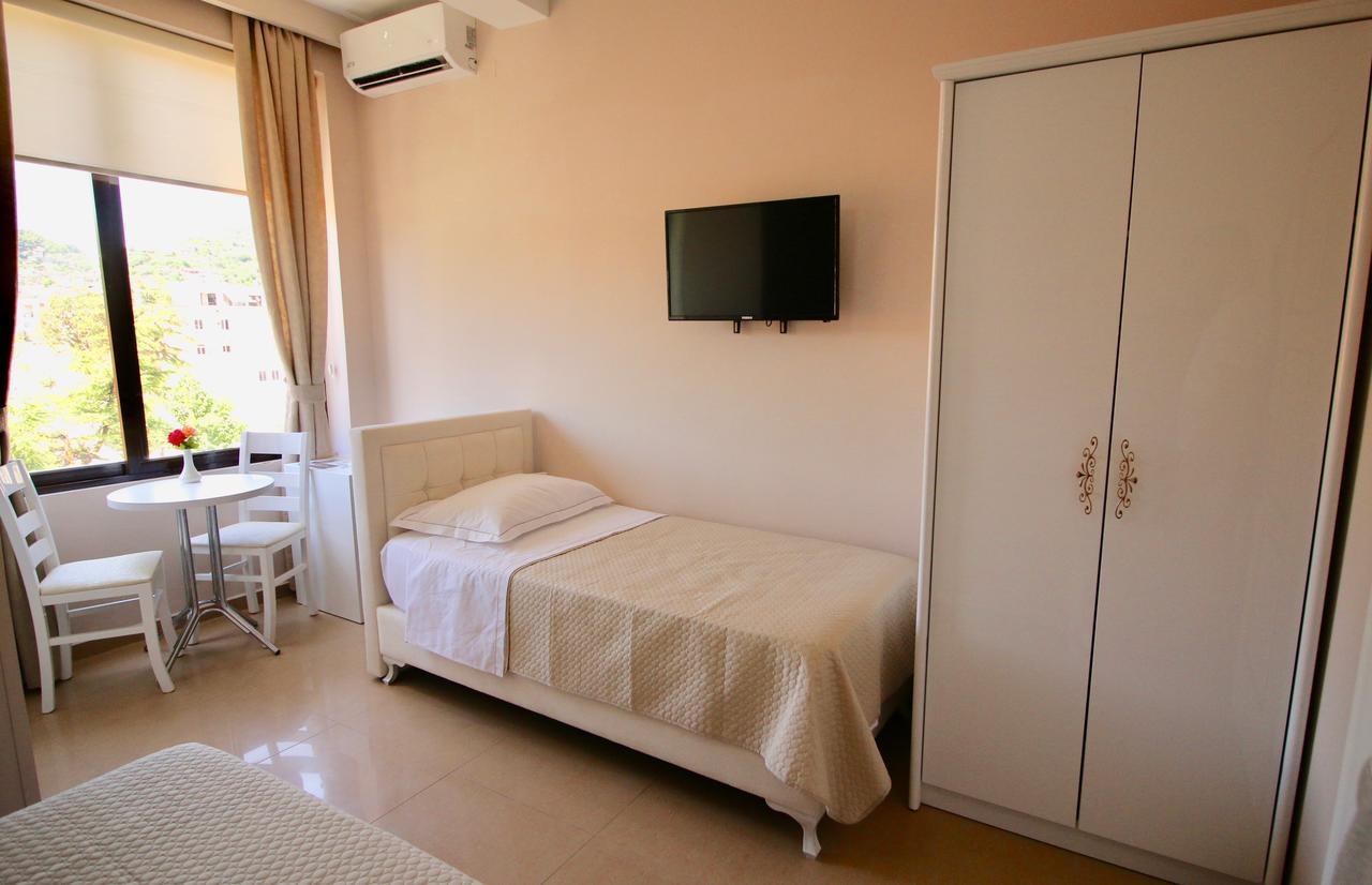 Hotel Orestiada Berat Buitenkant foto