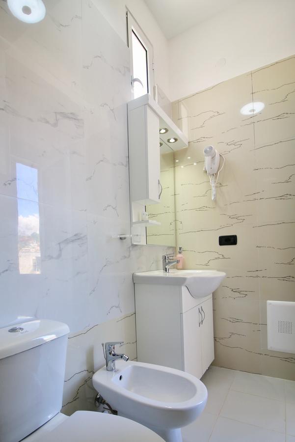 Hotel Orestiada Berat Buitenkant foto