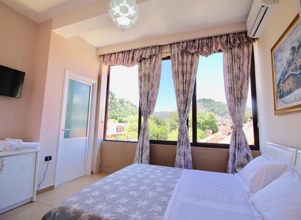Hotel Orestiada Berat Buitenkant foto