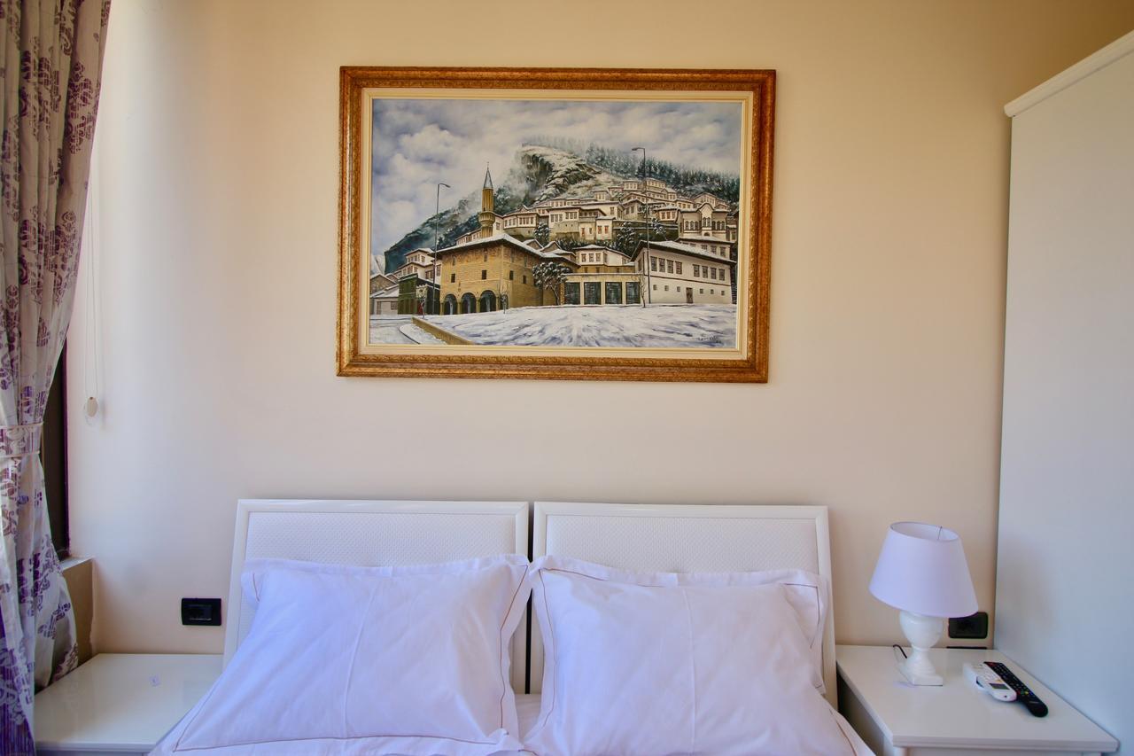 Hotel Orestiada Berat Buitenkant foto