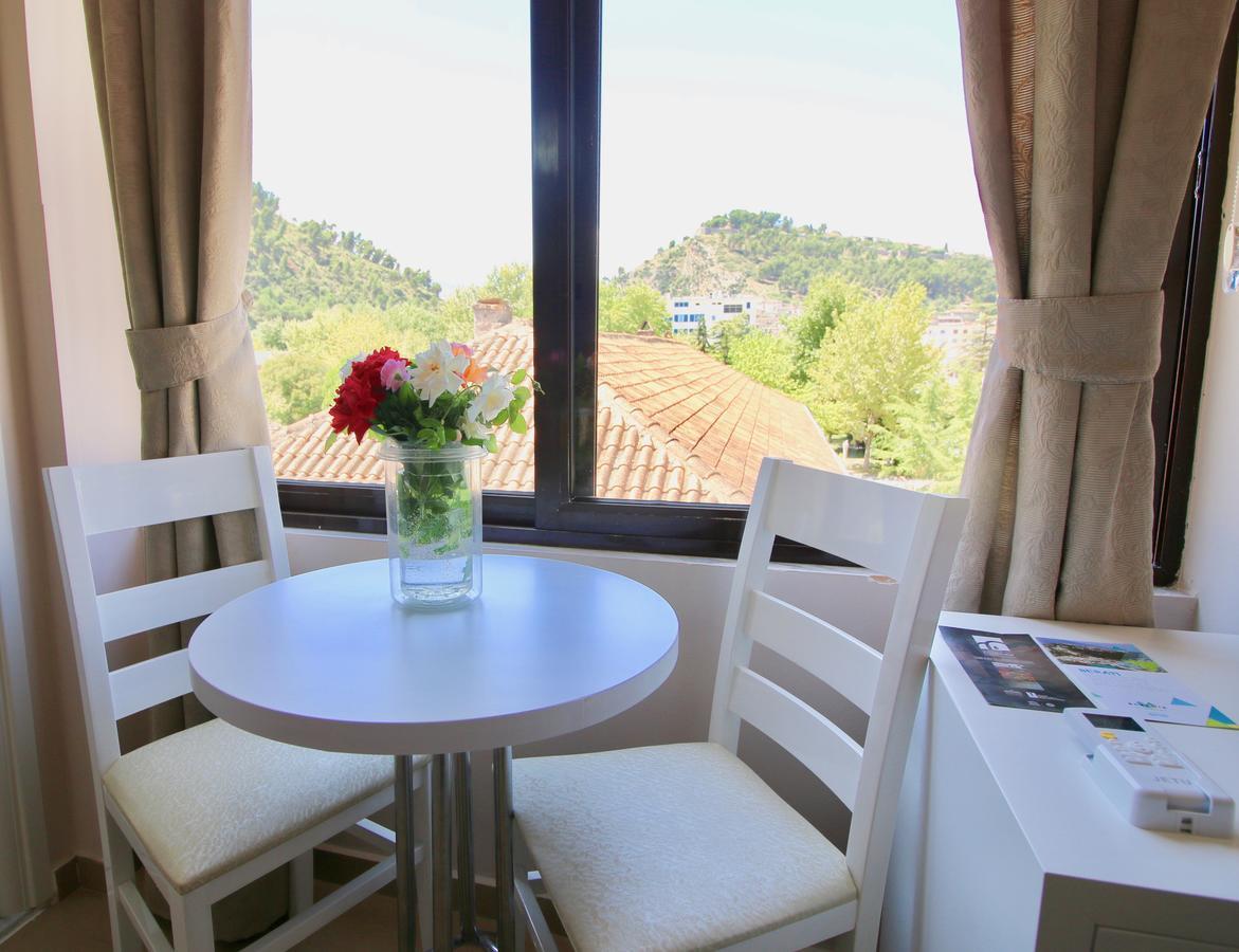Hotel Orestiada Berat Buitenkant foto
