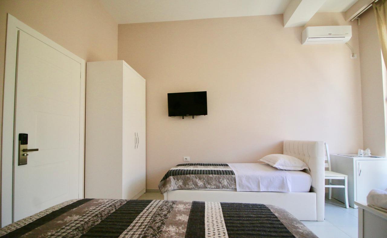 Hotel Orestiada Berat Buitenkant foto