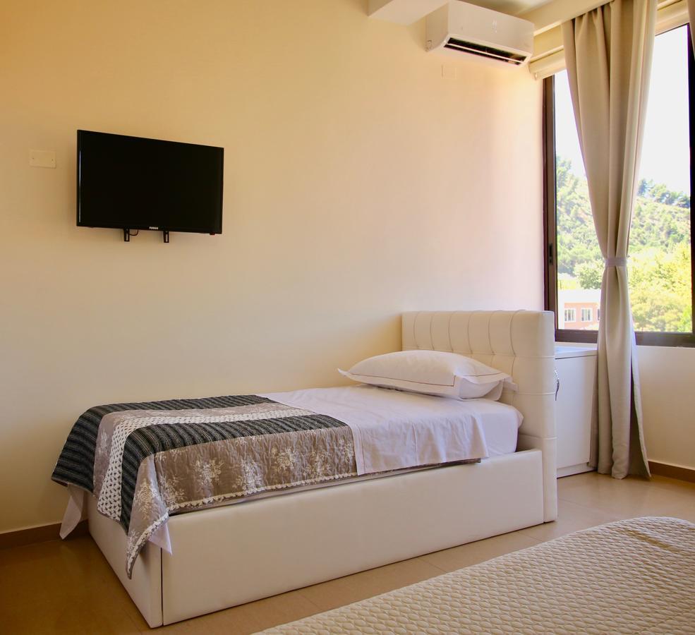 Hotel Orestiada Berat Buitenkant foto